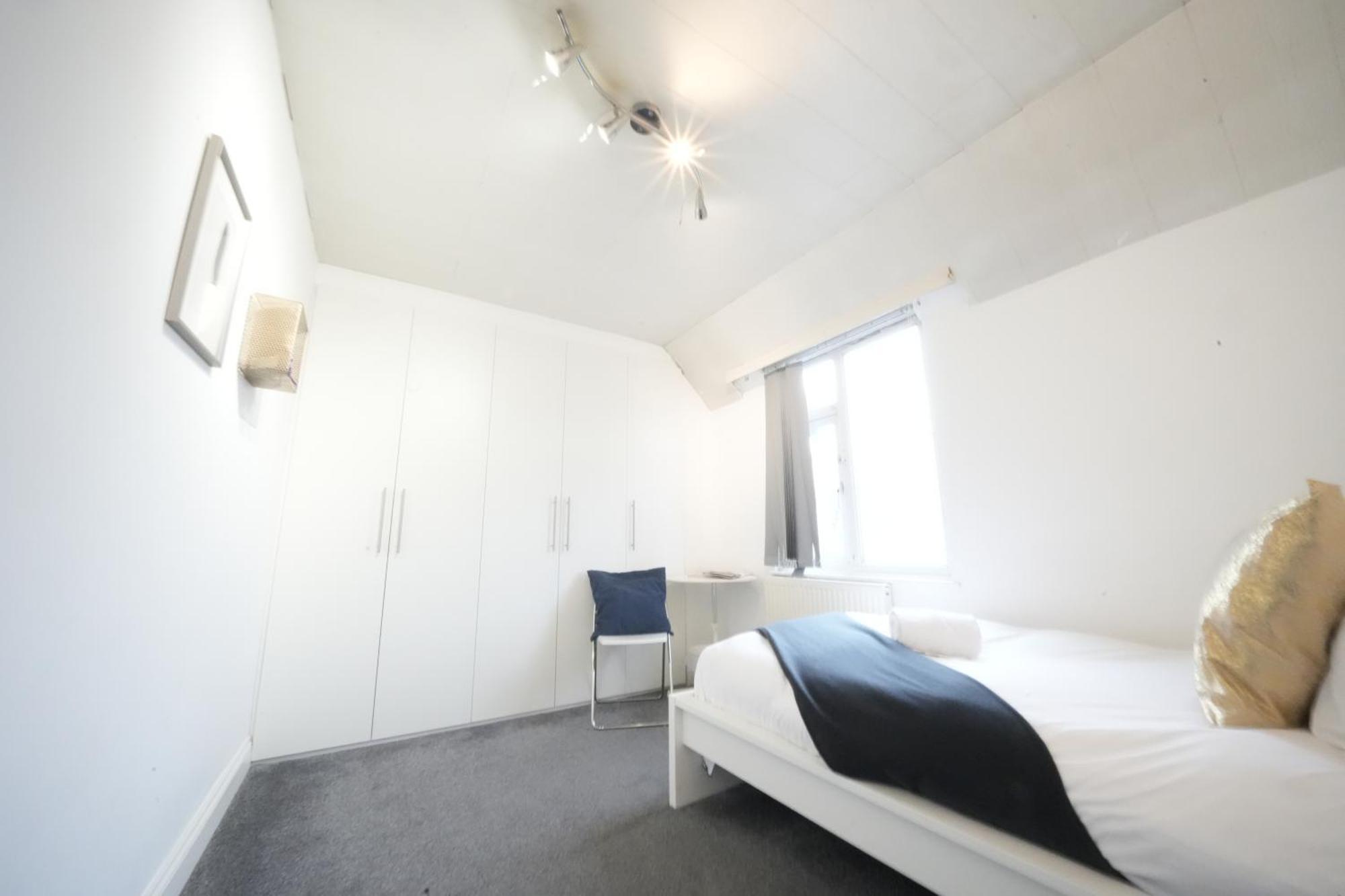 Airport Comfy Stay Harmondsworth Екстер'єр фото