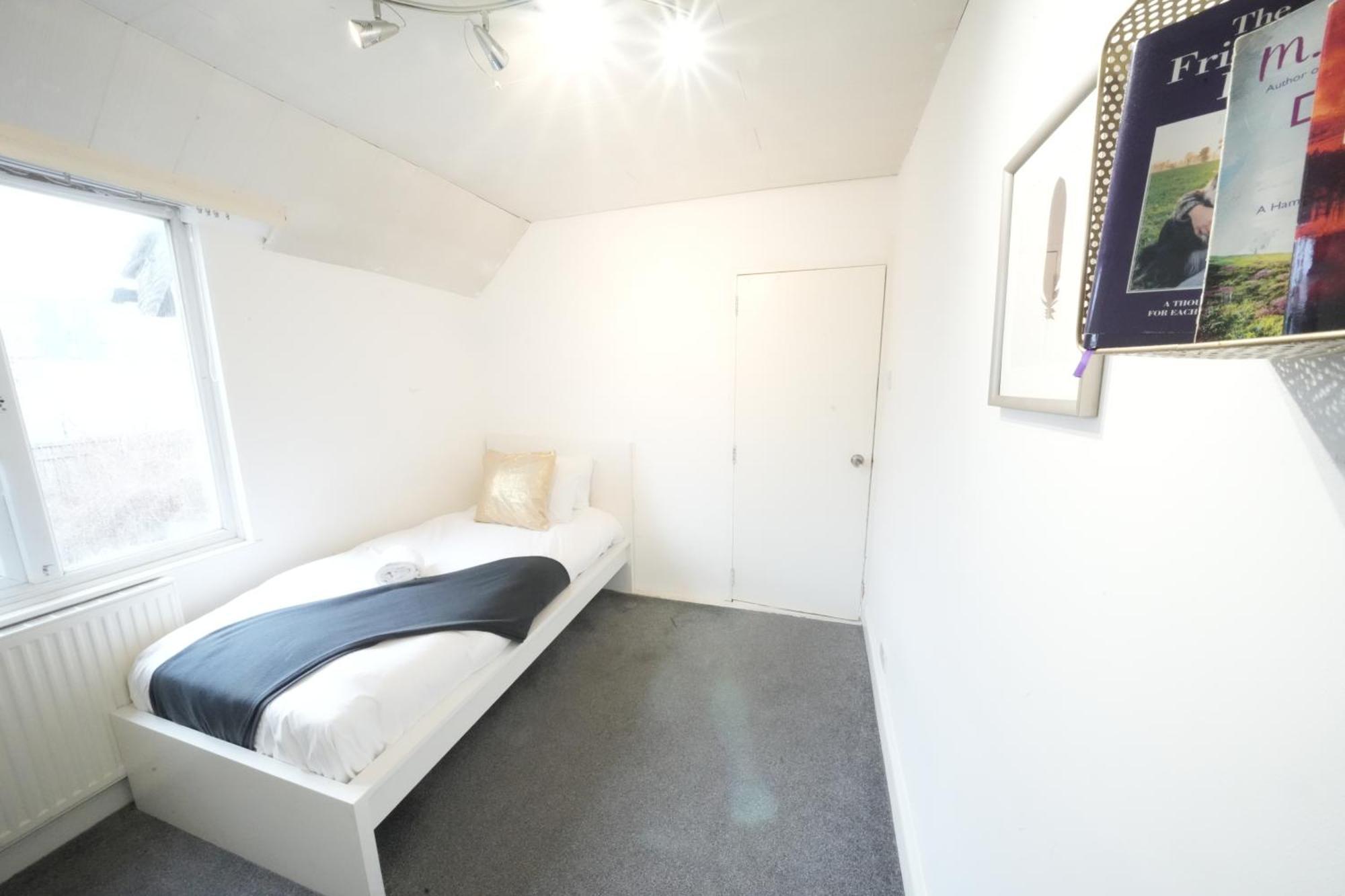 Airport Comfy Stay Harmondsworth Екстер'єр фото