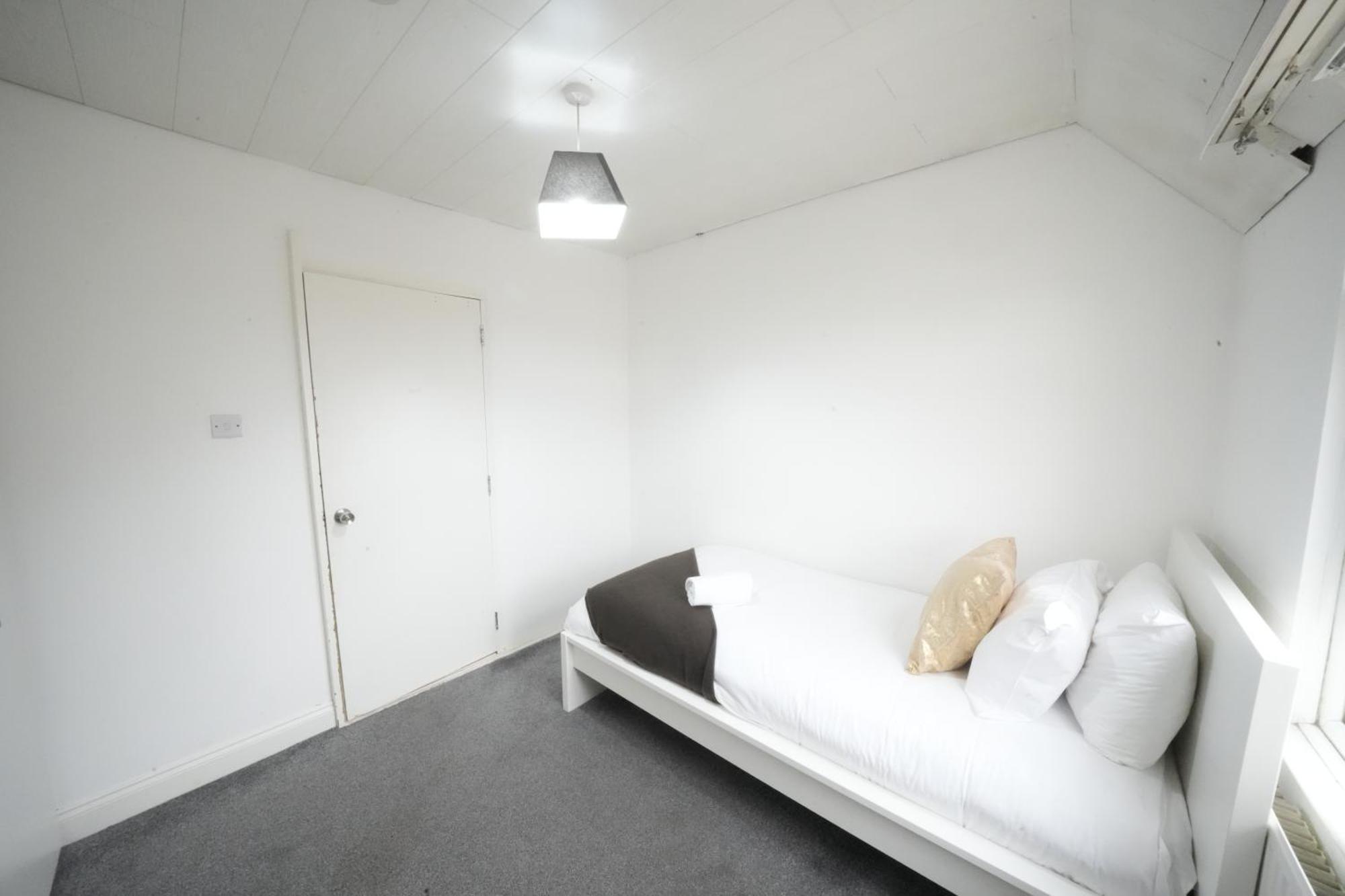 Airport Comfy Stay Harmondsworth Екстер'єр фото