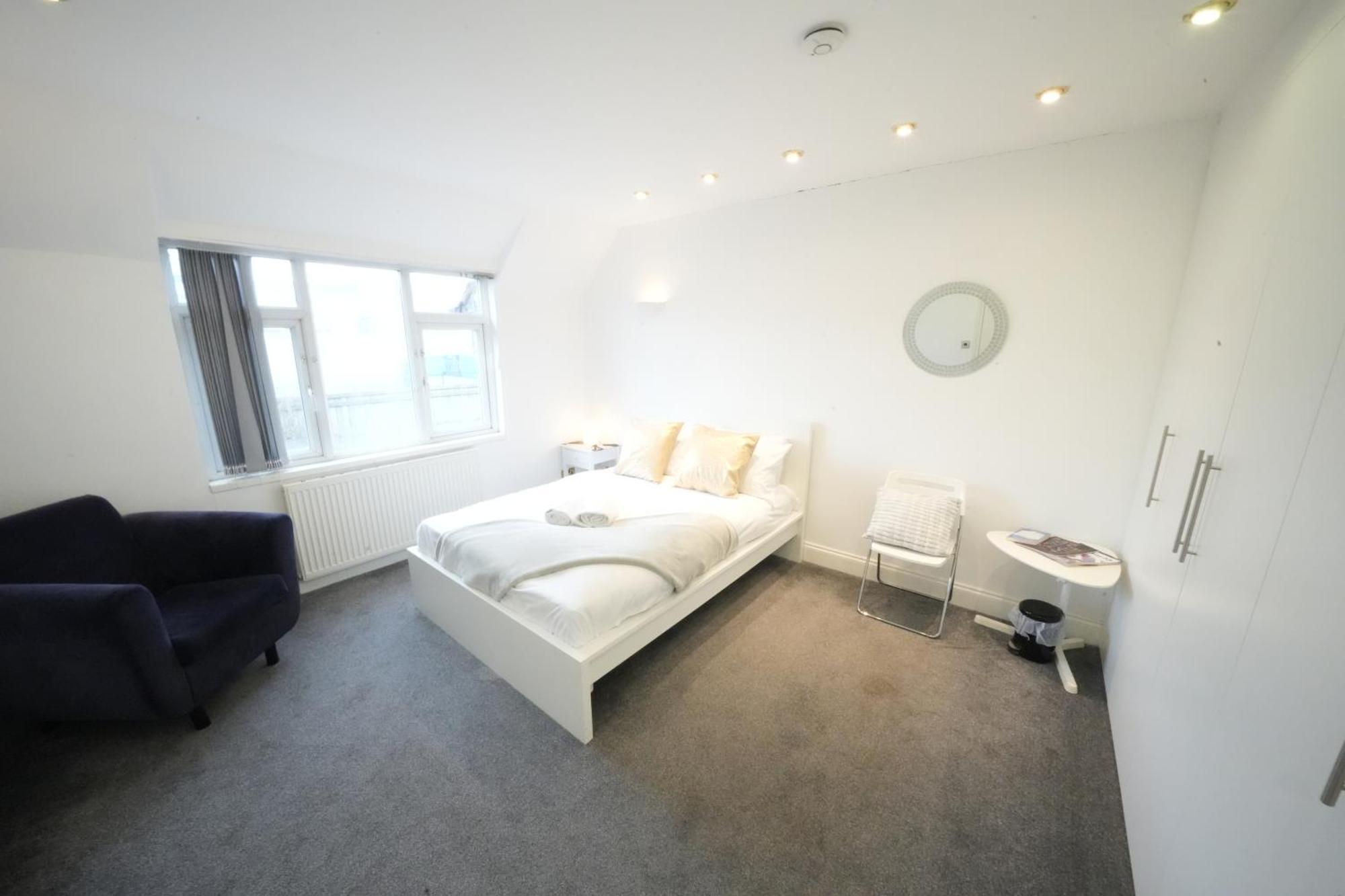 Airport Comfy Stay Harmondsworth Екстер'єр фото