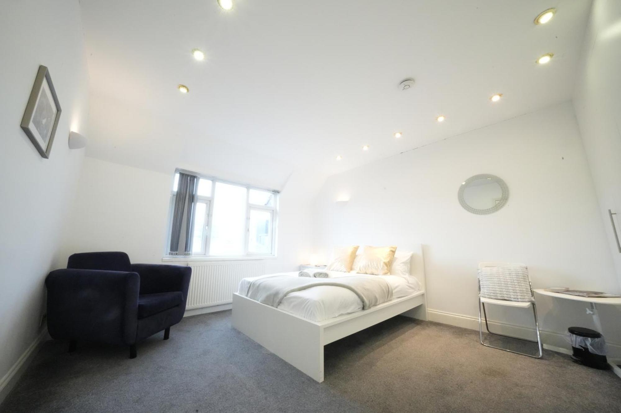 Airport Comfy Stay Harmondsworth Екстер'єр фото