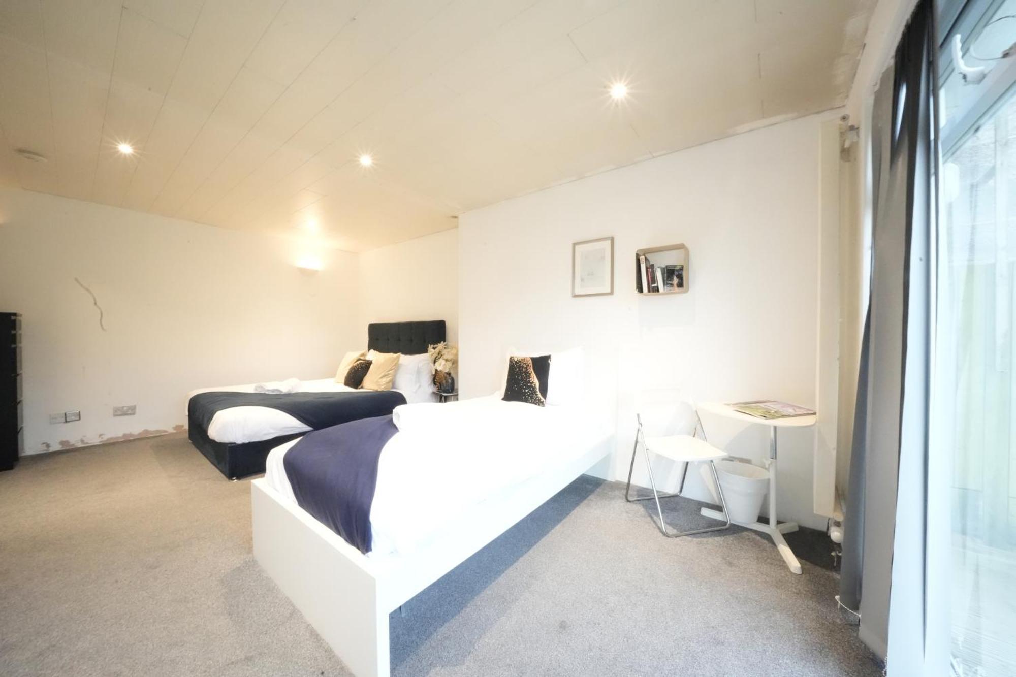 Airport Comfy Stay Harmondsworth Екстер'єр фото