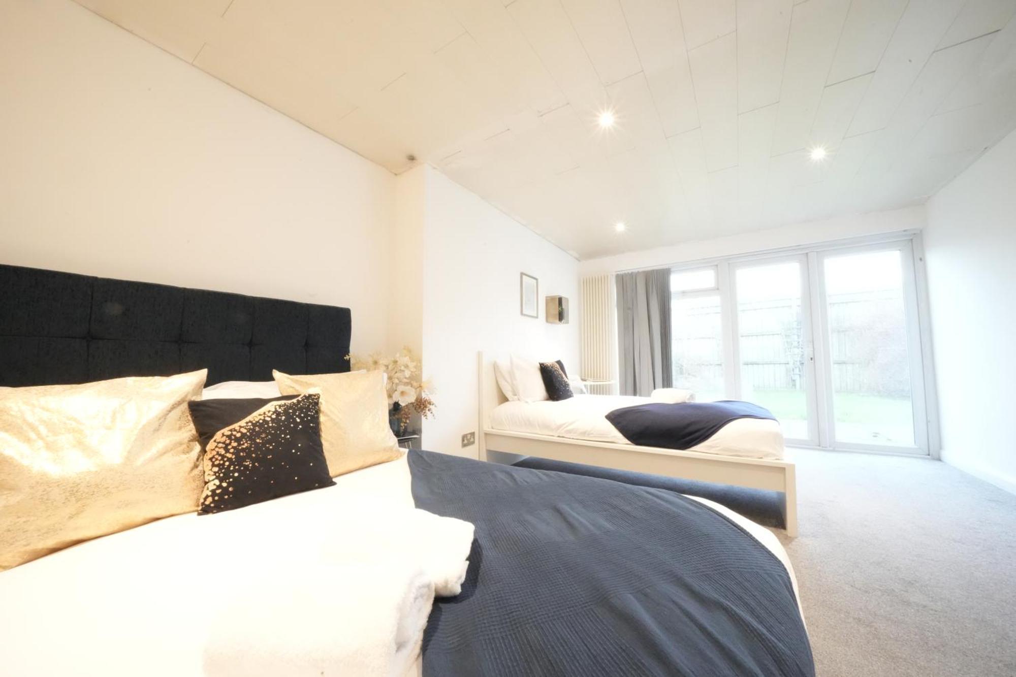 Airport Comfy Stay Harmondsworth Екстер'єр фото