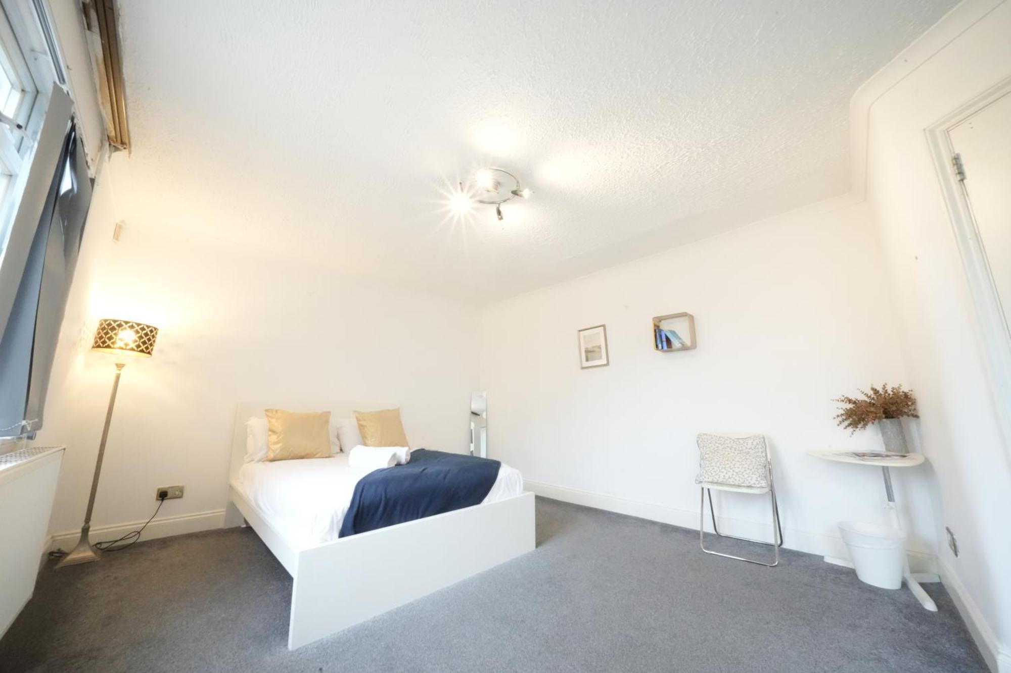 Airport Comfy Stay Harmondsworth Екстер'єр фото