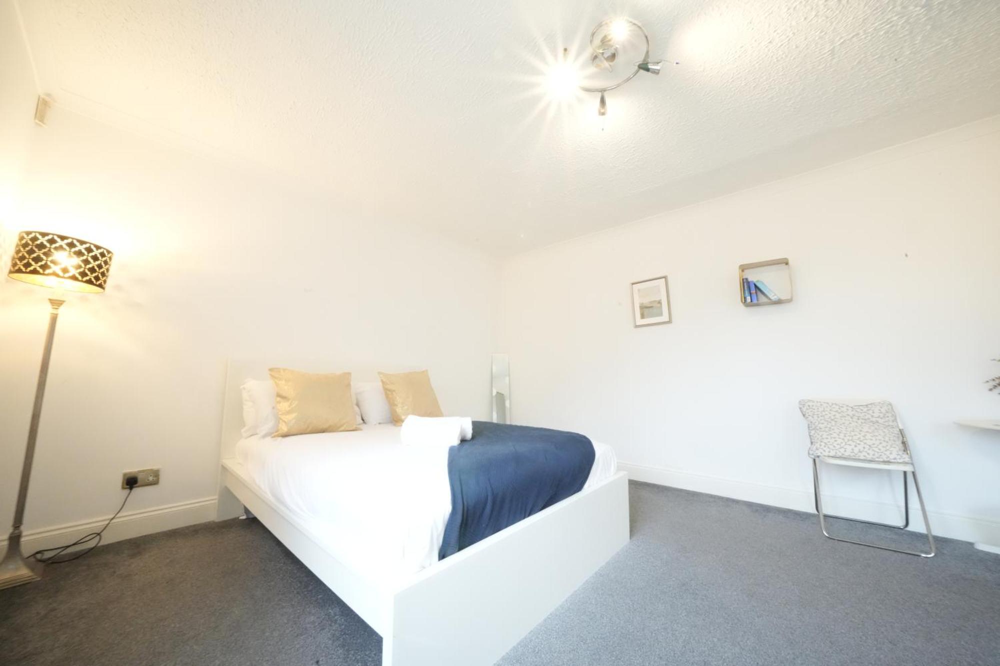 Airport Comfy Stay Harmondsworth Екстер'єр фото
