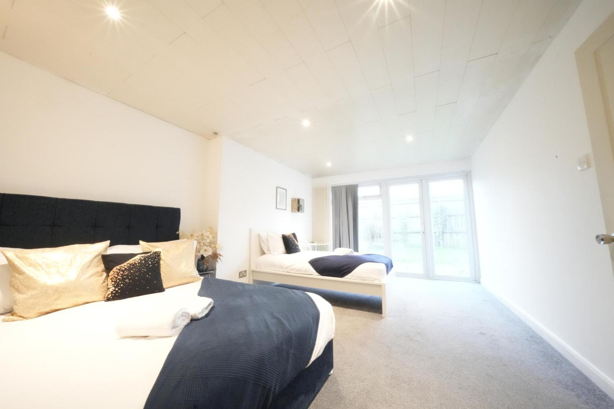 Airport Comfy Stay Harmondsworth Екстер'єр фото